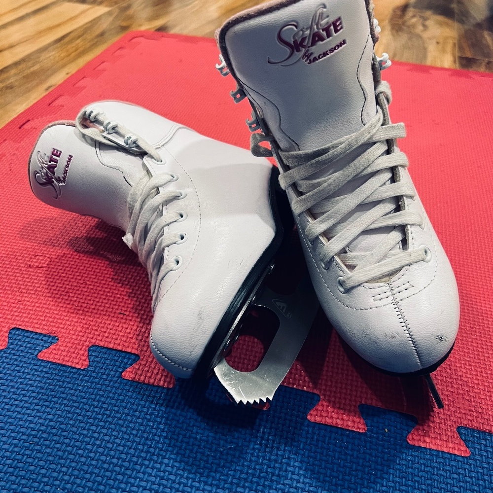 Jackson Mark I Youth Girls Size 2 used